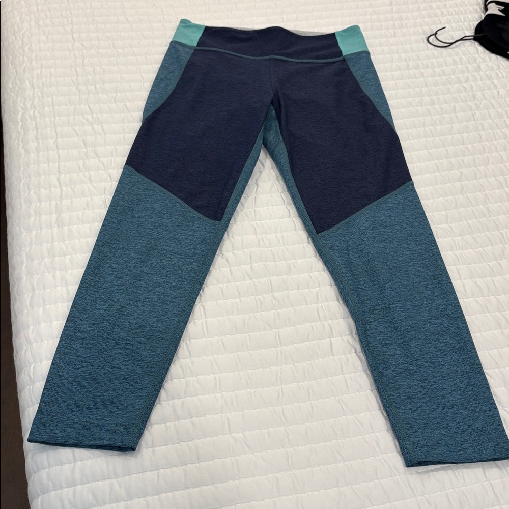 Outdoor Voices Limited Edition 3/4 Warmup Tri-Tone Leggings Medium Activewear